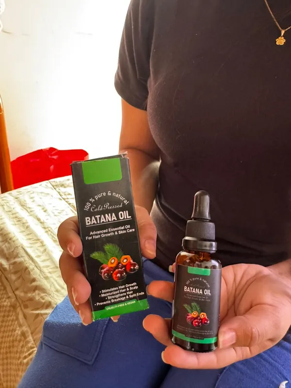 Clienta con Aceite Batana